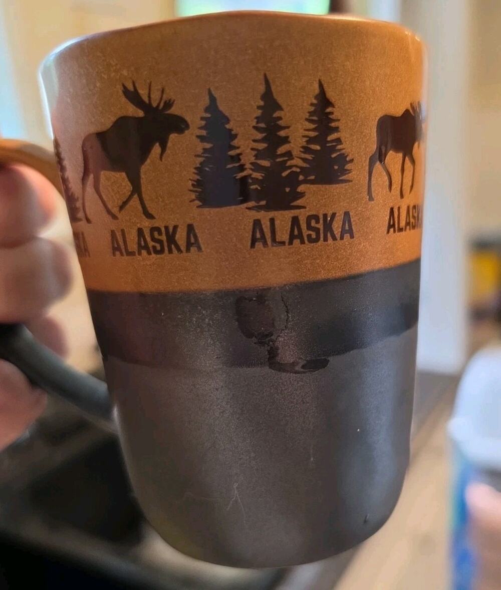 Alaska Moose Mug Arctic Circle USA Two Tone Rustic Cabin Stoneware Wavy Rim NWOT